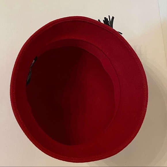 ALESSANDRA BACCI SCARPELLINI FIRENZE ITALY HAT RED BLACK LEATHER FRINGE TIE